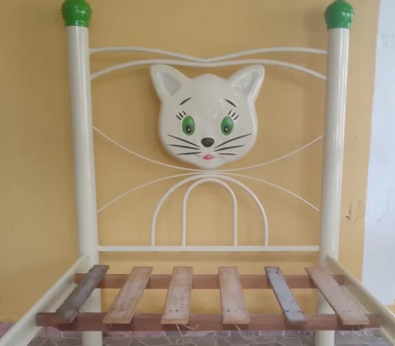 Cama infantil com colchão 