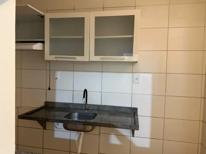 Vende -se apartamento no condomínio Via Parque