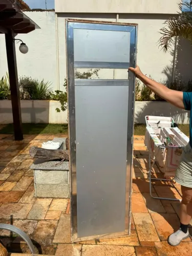Porta de Alumínio para Sauna com visor em vidro