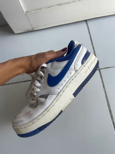 Tenis