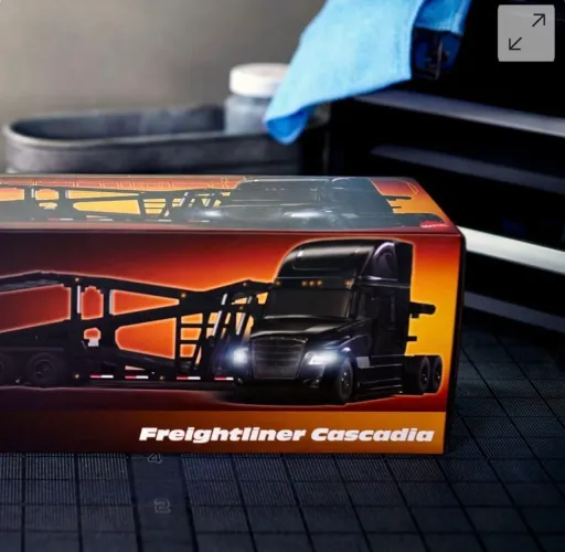 Hot Wheels Elite 64 Freightliner Cascadia Transport