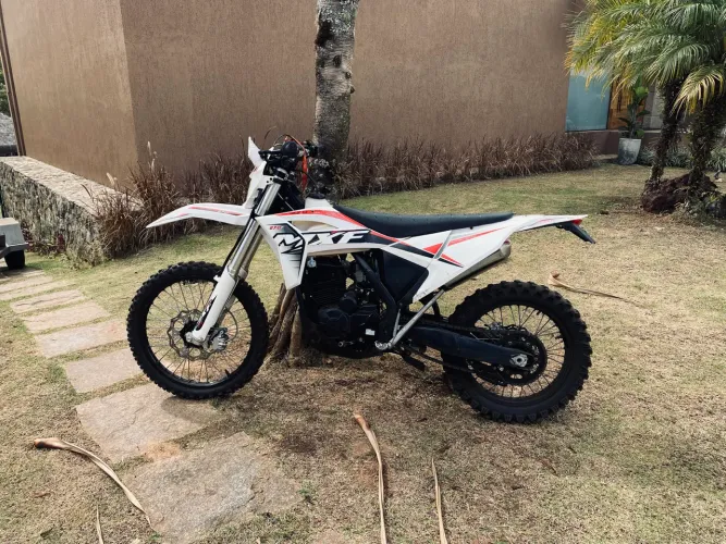 Mxf 270fi 2024 branca e vermelha
