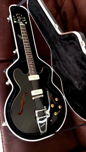 Guitarra semi acustica