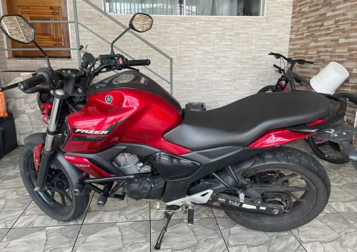 FAZER FZ15 2023 | ÚNICO DONO | 32 MIL KM | NUNCA CAIU | DOC. EM DIA