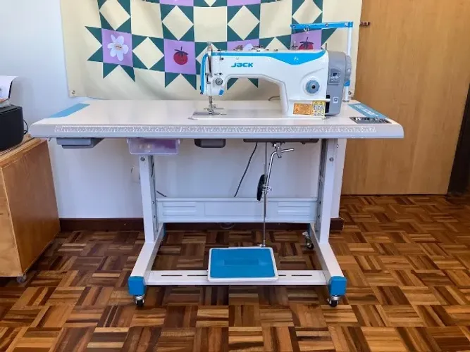 Máquina de costura industrial Jack F4