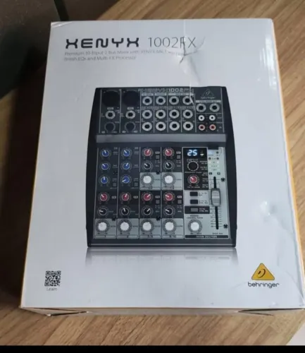 Mesa de Som Behringer Xenyx 1002FX 10 canais 110v sem uso na caixa!