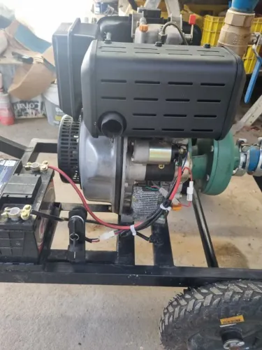 Motor Diesel Toyama 12.5HP + Bomba d?água + Carrinho (Partida Elétrica)