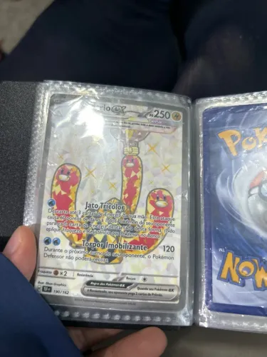 Carta Pokémon ultra rara