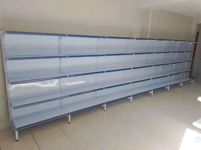 Gôndolas: Praticidade e organização para o seu comércio!
