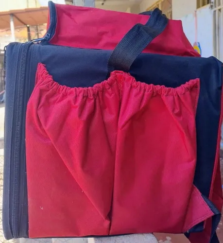 Vende-se uma bag mochila de fazer entrega pra moto e bicicleta! Nova nunca usada. 
