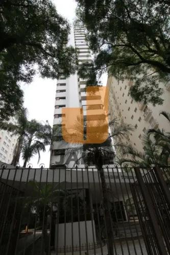 Apartamento 03 dorm mobiliado em área nobre de Higienópolis