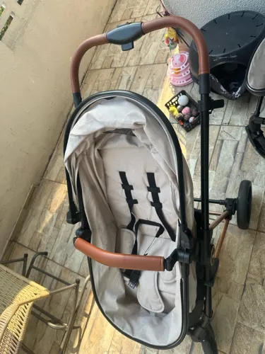 Carrinho de beber modelo Europeu cor beje