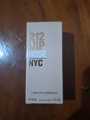 Perfume Carolina Herrera 212 vip Rose 30 ml