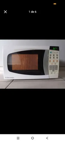 Microondas Eletrolux 18 litros 127 V. Funcionando perfeitamente.
