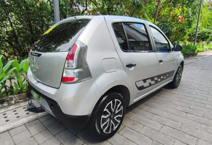 Renault Sandero Authentique Hi-flex 1.0 16V 5P 2014