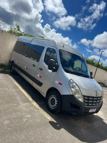 Van com Motorista para Viagens, Turismo e Empresas