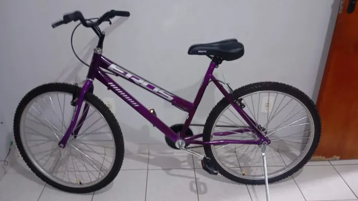 Bicicleta usada poucas vezes