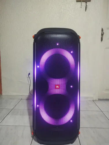 Caixa de Som JBL 710