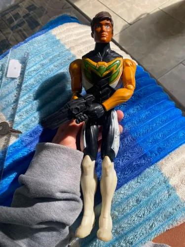 Boneco 30cm Max steel articulável