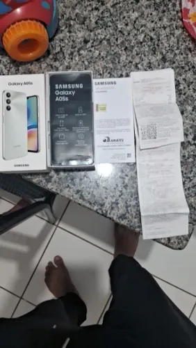 Vendo celular  semi novo 