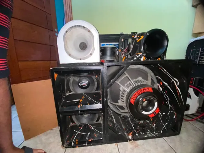 Vendo som automotivo em perfeito estado de funcionamento 