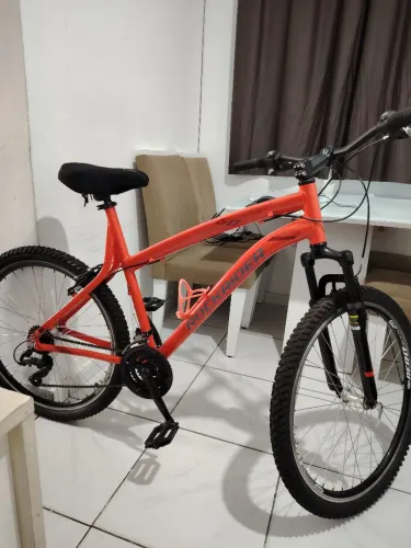 Rockrider 50 RT - Decathlon Sport Trail, nova, em perfeito estado e pronta para uso.