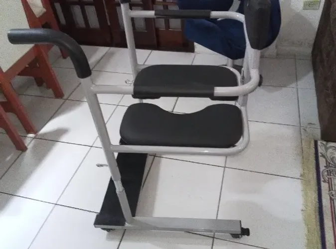 Cadeira de transferência para pessoas acamadas