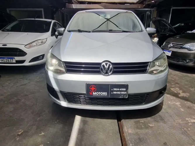 Volkswagen Fox Selecao 1.0 Total Flex 8V 5P 2014