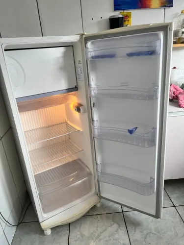 Geladeira cônsul 1 porta