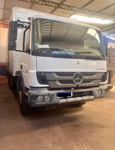 Caminhão Mercedes Benz no precinho
