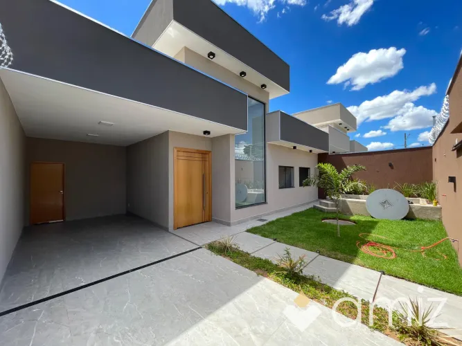CASA DE 3 QUARTOS DE 109M² | COM HIDROMASSAGEM | À VENDA NO JARDIM HELVÉCIA - APARECIDA DE