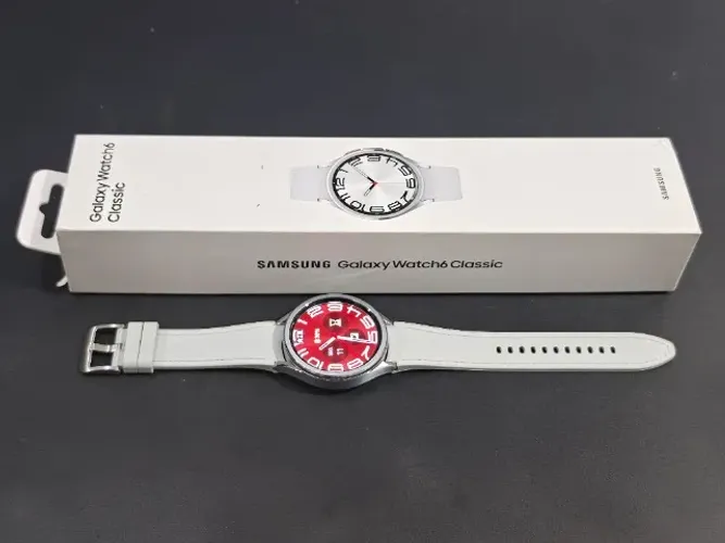 Relógio Samsung Smartwatch Galaxy Watch6 Classic 47mm LTE, modelo SM-R965F, Prata