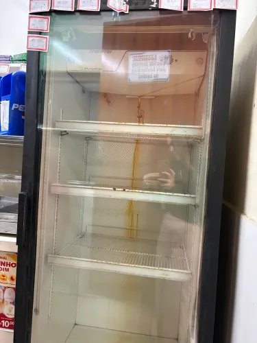 Vendo freezer com defeito 