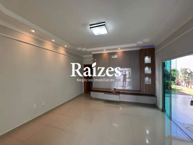 Casa no Bairro Novo Mundo com 3 quartos sendo 1 suíte e varanda gourmet