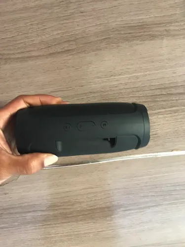 Caixa de som JBL via Bluetooth NOVA pequena