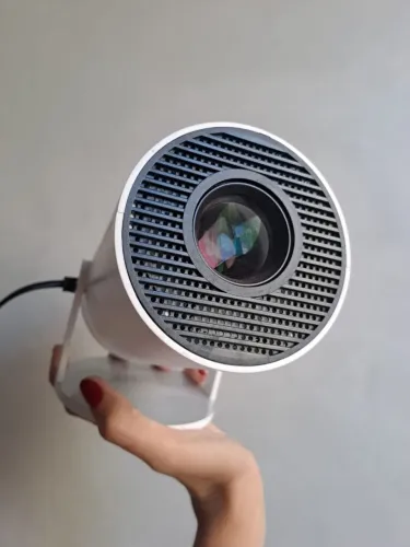 Projetor HY300 Smart Android Wi-Fi Bluetooth - Excelente Estado