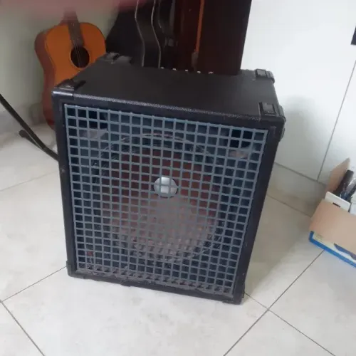Amplificador para baixo elétrico
