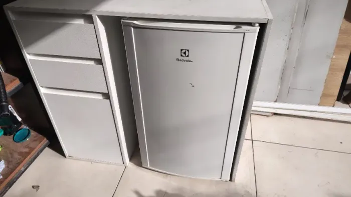 Frigobar + balcão planejado
