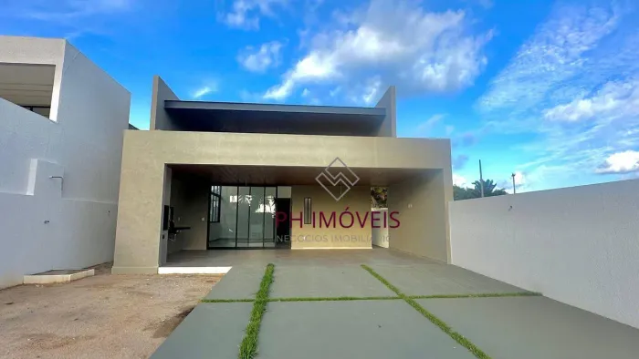 Casa em Condomínio fechado com 3 suítes + DCE e Área Gourmet com Piscina e Churrasqueira -