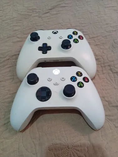 Vendo dois controles Xbox one original