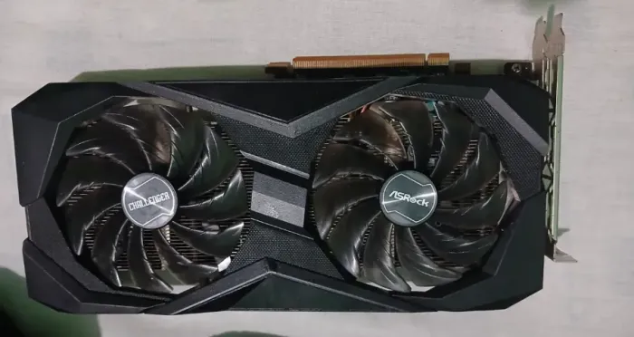 Placa de Vídeo RX6600 8GB ASRock - 11 meses de uso