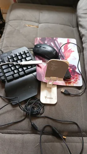 Vendo ou troco samsung A07 acompanhado de mobilador 2 mouse e 2 adaptador td novo