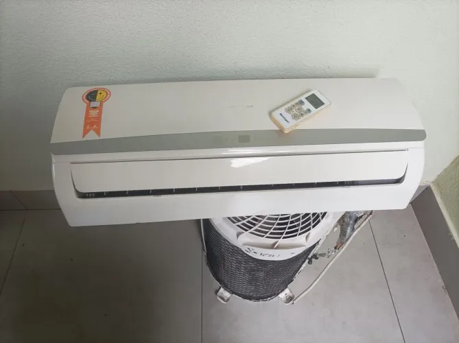 Vendo ar condicionado 12 mil btu convencional instalado 