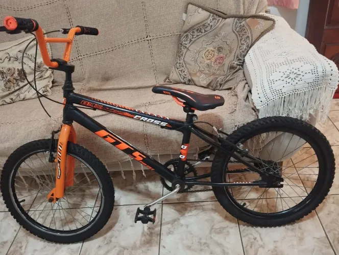 Bicicleta aro 20  BMX cross