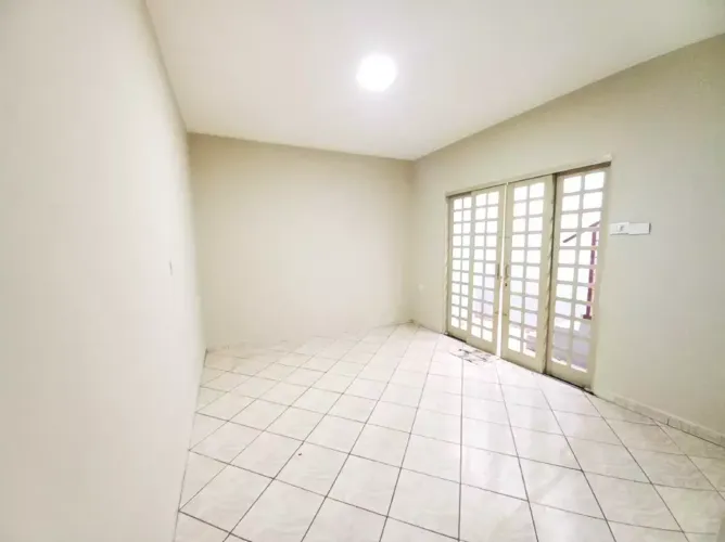 Casa 2 quartos com barracão 77 m² no Jardim São Pedro