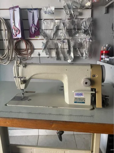 Máquina de costura reta industrial Sun Special com motor Direct Drive
