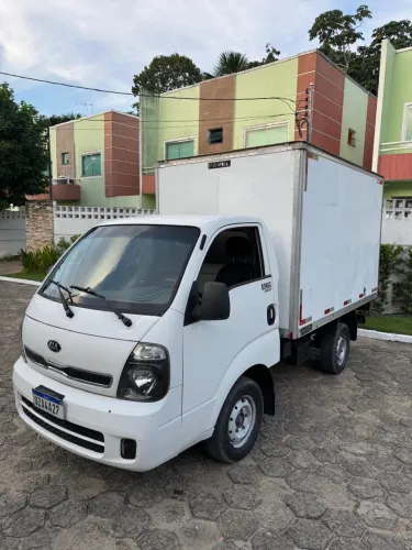 Kia Bongo 2020 Baú oco c/ Ar condicionado 