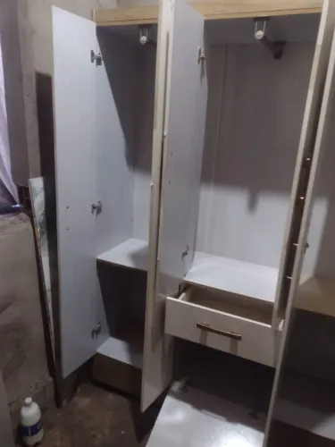 Guarda roupa 6 portas