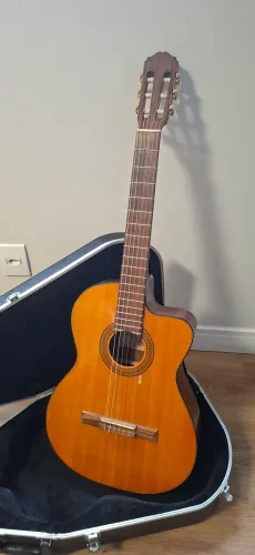 Violão Takamine elétrico de Nylon
