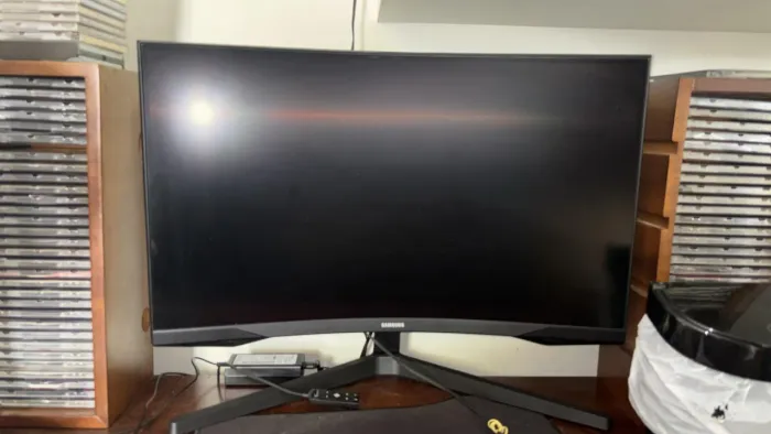 Monitor gamer Samsung Odyssey G5  27 polegadas curvo 165hz QHD